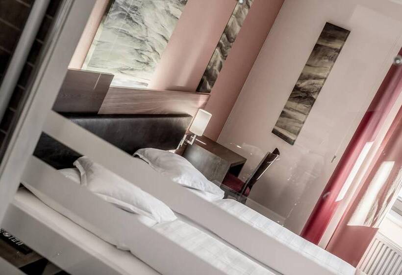 Josl Mountain Lounging Hotel Adults Only!