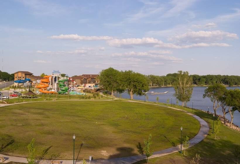 King's Pointe Waterpark Resort