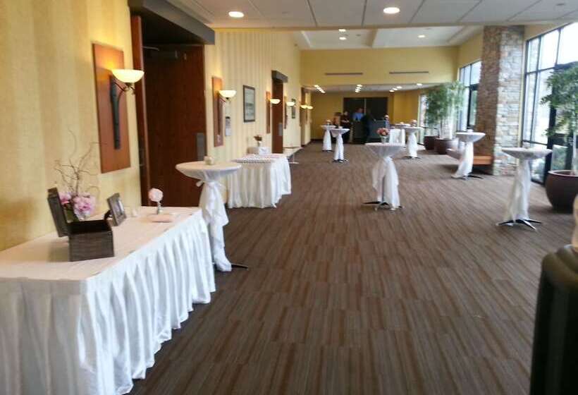 King's Pointe Waterpark Resort