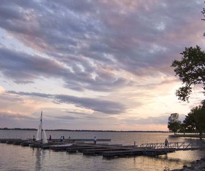 King's Pointe Waterpark Resort