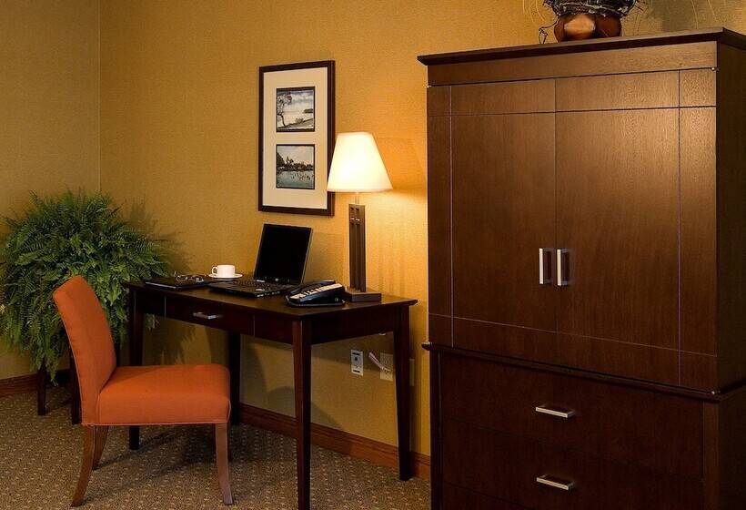 King's Pointe Waterpark Resort