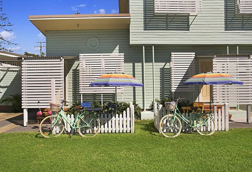 La Costa Beachside Motel