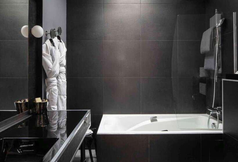 Le 123 Sebastopol  Astotel