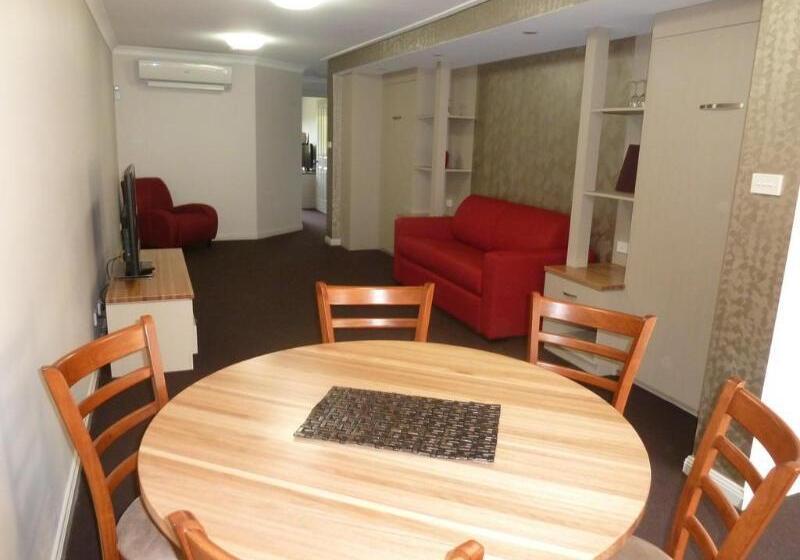 The Aston Motel Tamworth