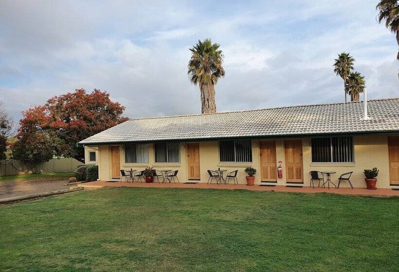 The Aston Motel Tamworth