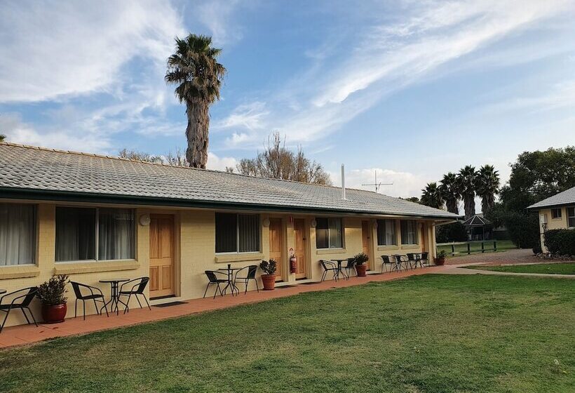 The Aston Motel Tamworth