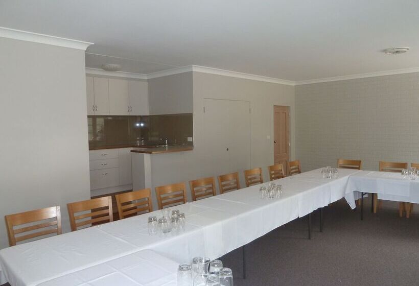 The Aston Motel Tamworth