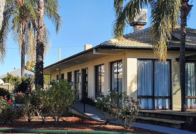 The Aston Motel Tamworth