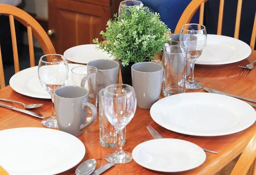 مُتل Breakout Motor Inn