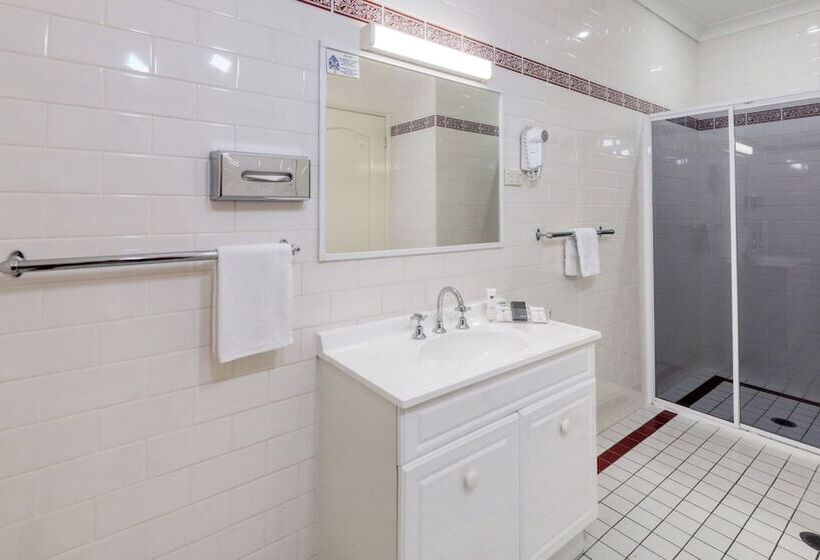 مُتل Breakout Motor Inn