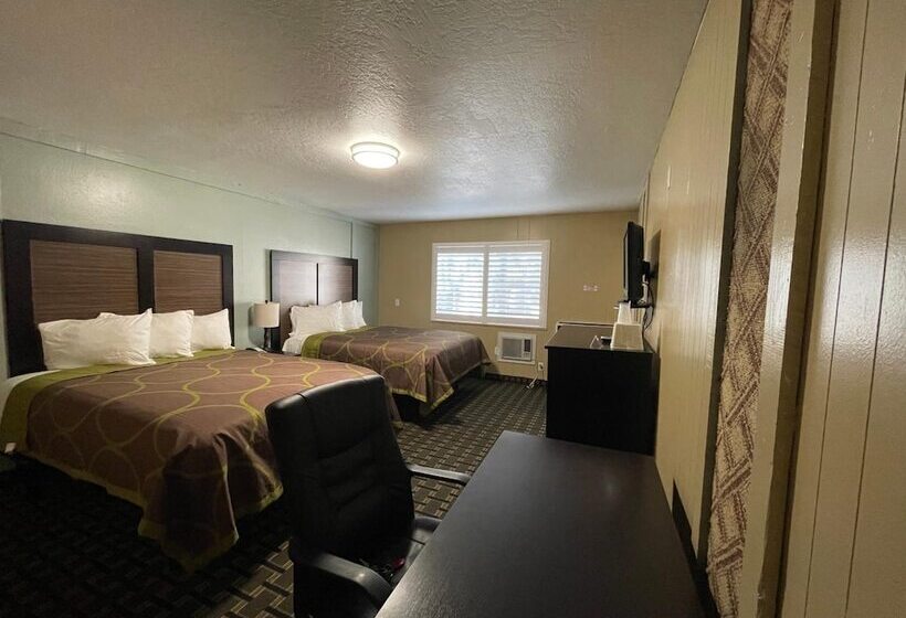 Мотель Pinewood Inn