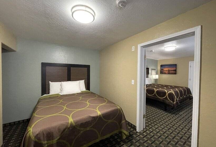 Мотель Pinewood Inn