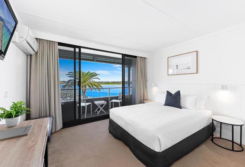 فندق على الطريق The Mid Pacific