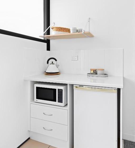 فندق على الطريق The Mid Pacific