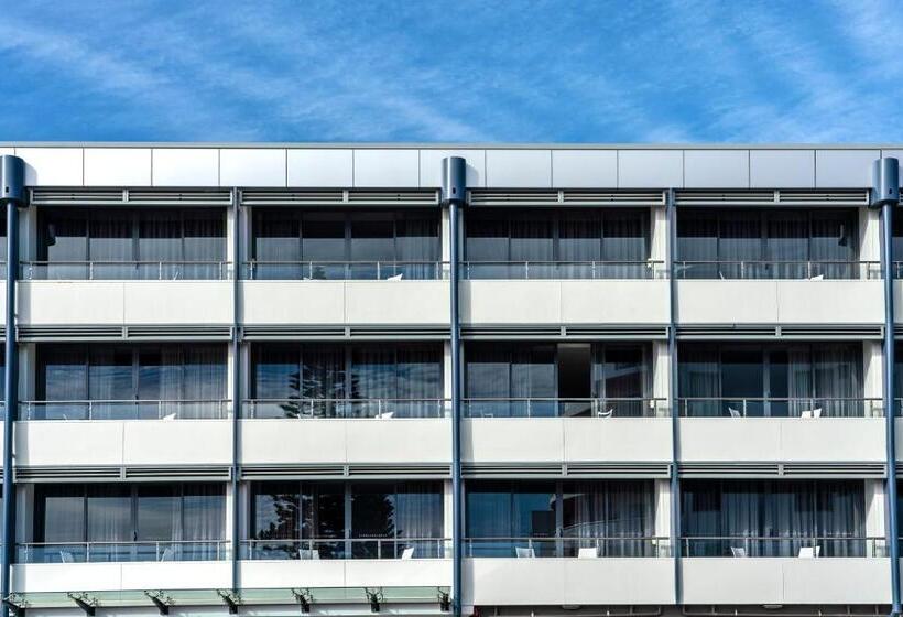 فندق على الطريق The Mid Pacific