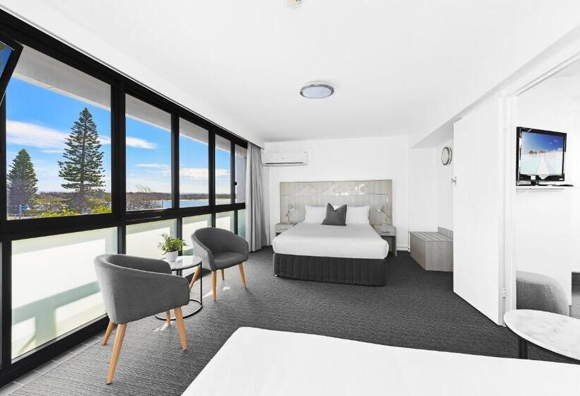 مُتل The Mid Pacific