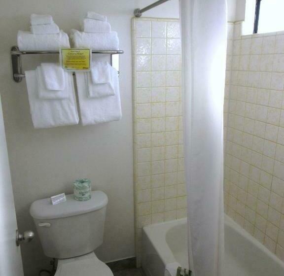 فندق على الطريق Wild Rivers Motorlodge