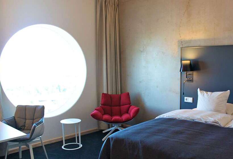 Quality Hotel Strawberry Arena