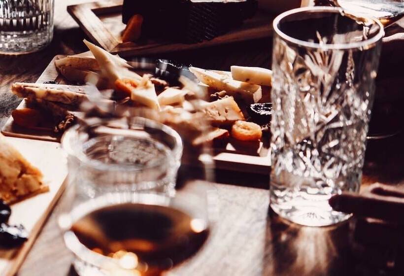 Quality Hotel Strawberry Arena