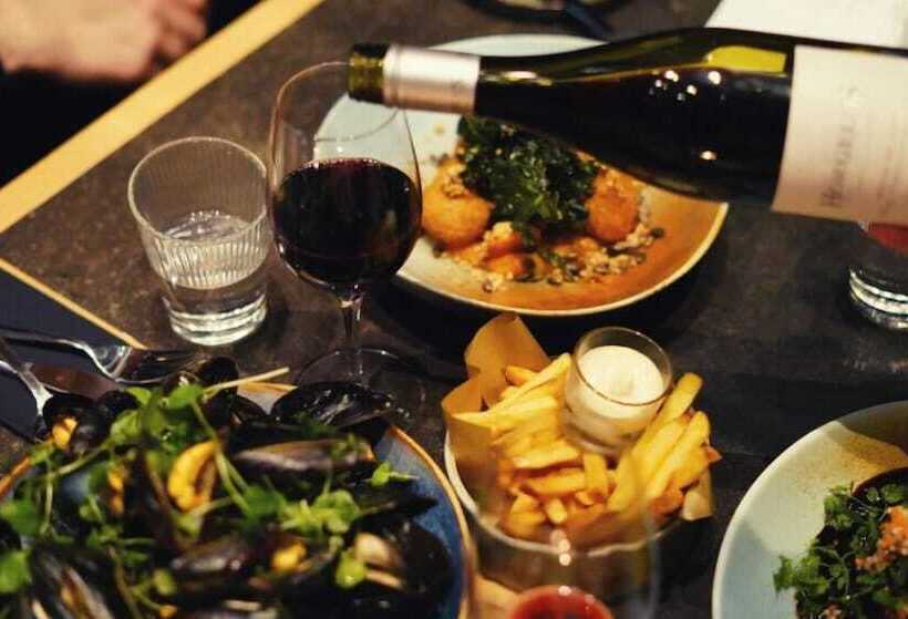 Quality Hotel Strawberry Arena