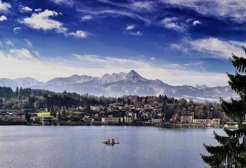 استراحتگاه Barry Memle Directly At The Lake