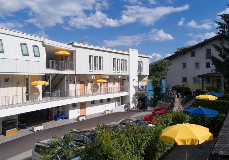 استراحتگاه Barry Memle Directly At The Lake