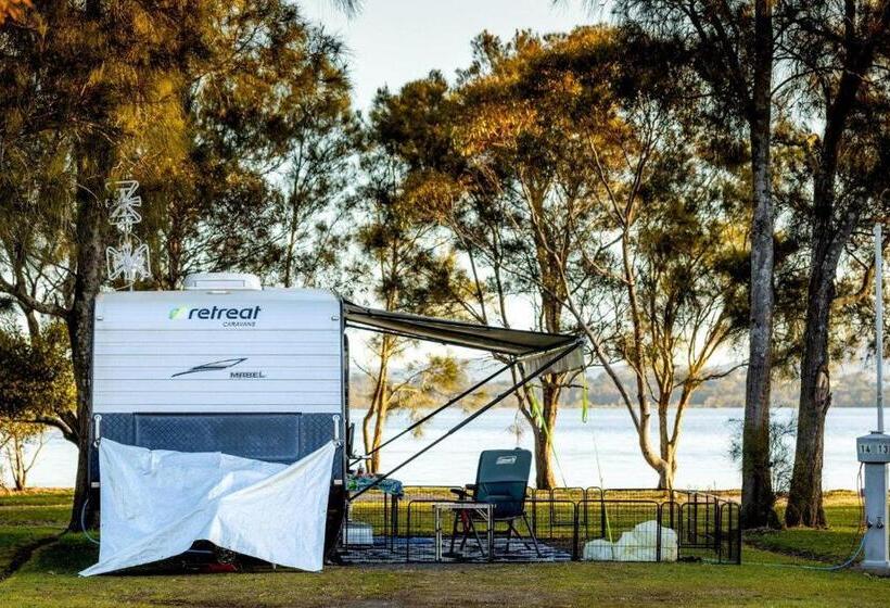 منتجع Lakeside Forster Holiday Park And Village