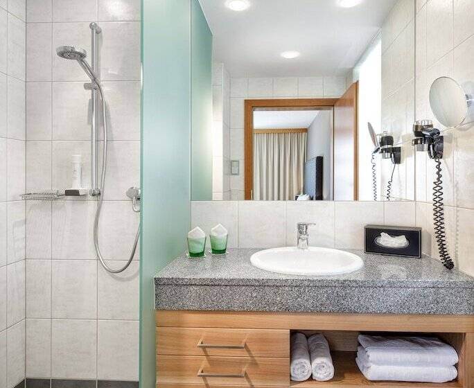 אתר נופש Ritzenhof   4 Sterne Superior Hotel & Spa Am See