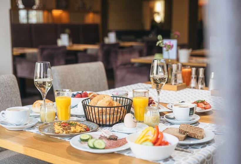 אתר נופש Ritzenhof   4 Sterne Superior Hotel & Spa Am See