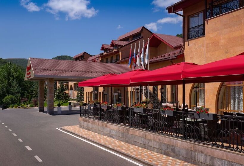 منتجع Tsaghkadzor Marriott