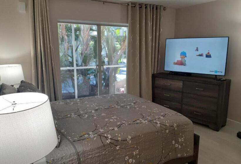 منتجع Turtle Crawl Inn  Longboat Key