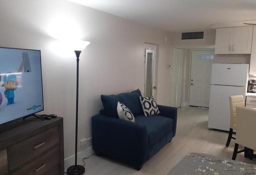 منتجع Turtle Crawl Inn  Longboat Key