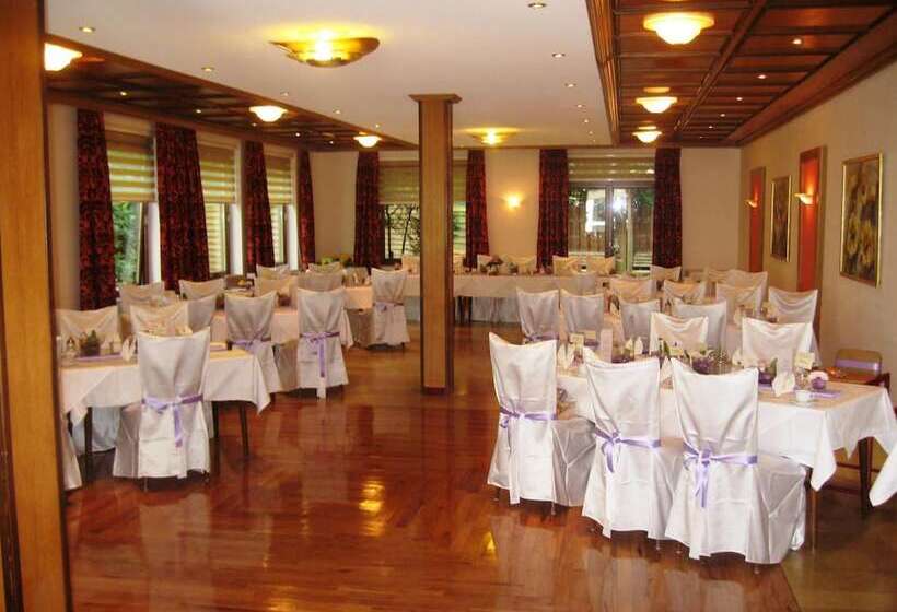 Wald Café Hotel Restaurant