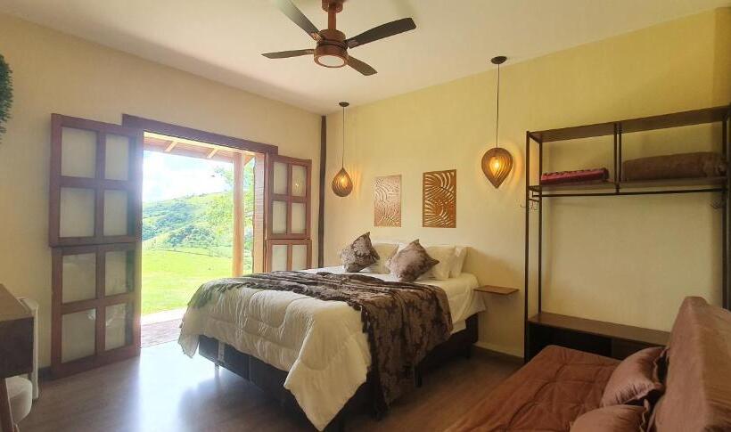 ベッドアンドブレックファースト Ellementares Guest House