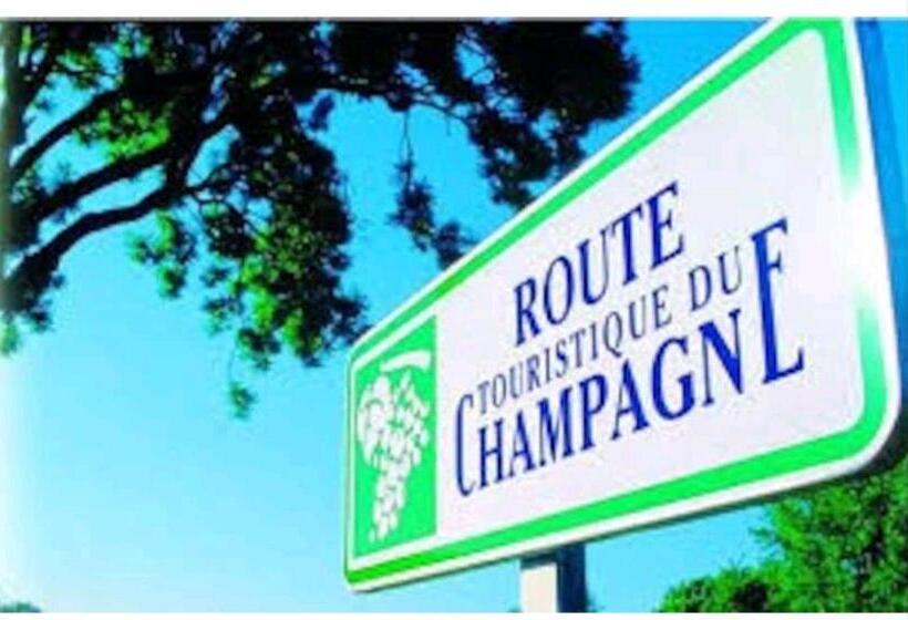 민박 Les Chambres Touristique Juléa