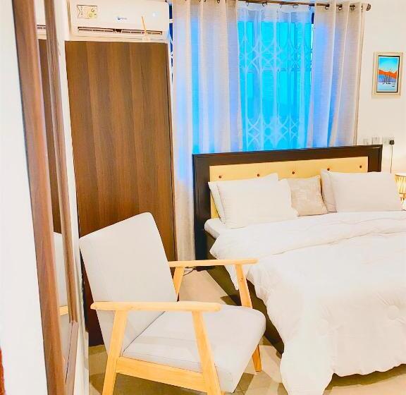 هتل Aiden Homes And Apartments