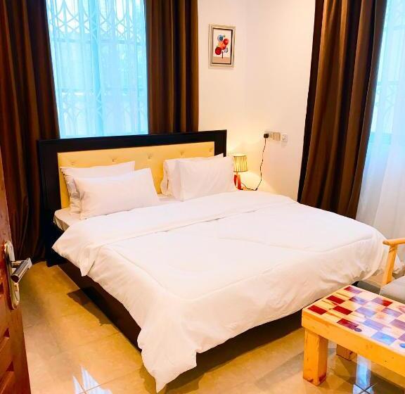 هتل Aiden Homes And Apartments