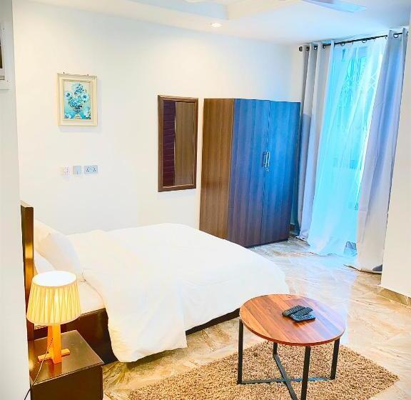 هتل Aiden Homes And Apartments