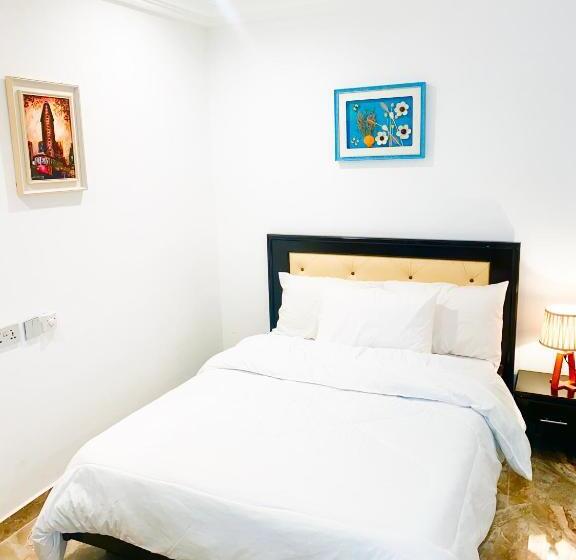 هتل Aiden Homes And Apartments