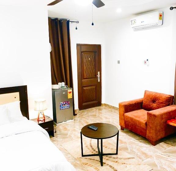 هتل Aiden Homes And Apartments