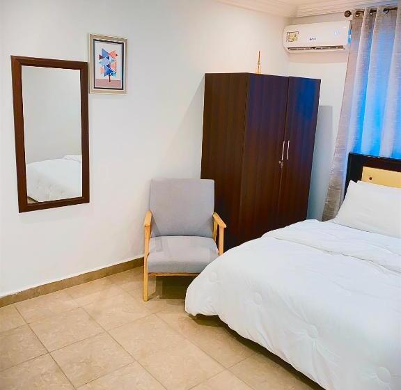 هتل Aiden Homes And Apartments