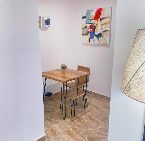 هتل Aiden Homes And Apartments