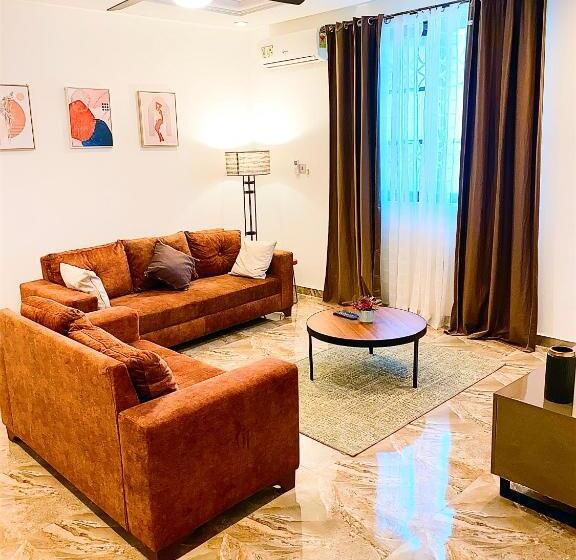 هتل Aiden Homes And Apartments