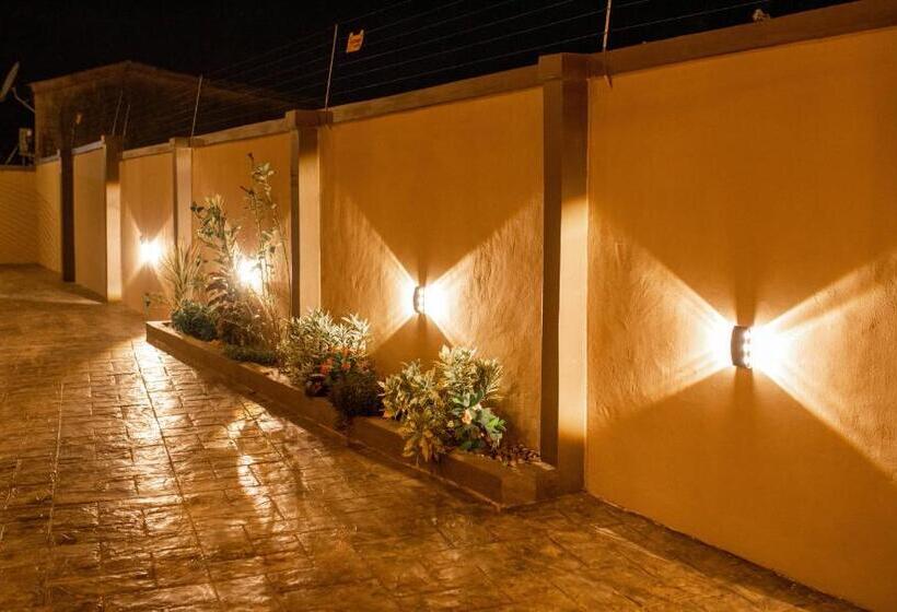 هتل Aiden Homes And Apartments