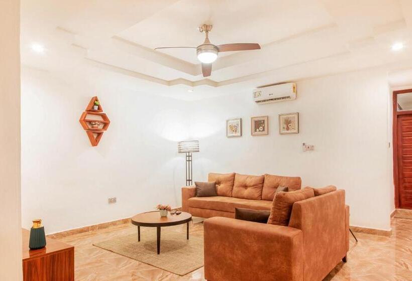 هتل Aiden Homes And Apartments