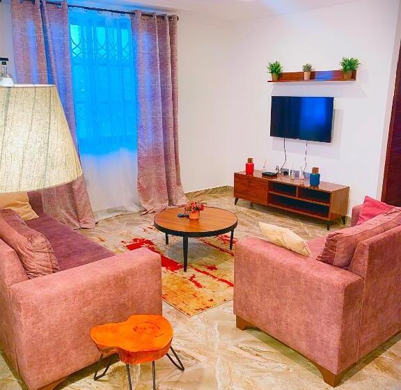 هتل Aiden Homes And Apartments