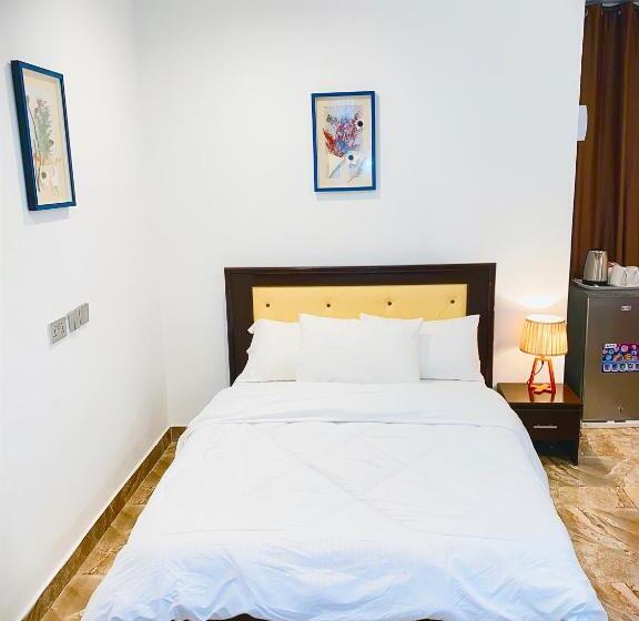 هتل Aiden Homes And Apartments