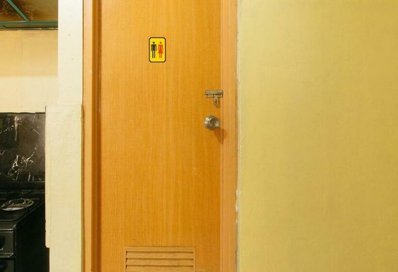 هتل Cristian Jay Dormitory By Reddoorz