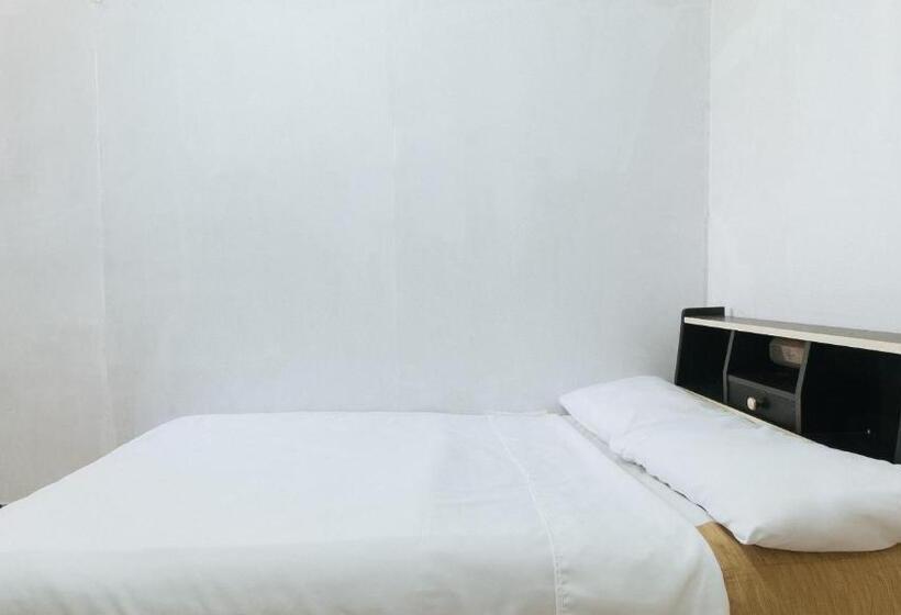 هتل Cristian Jay Dormitory By Reddoorz