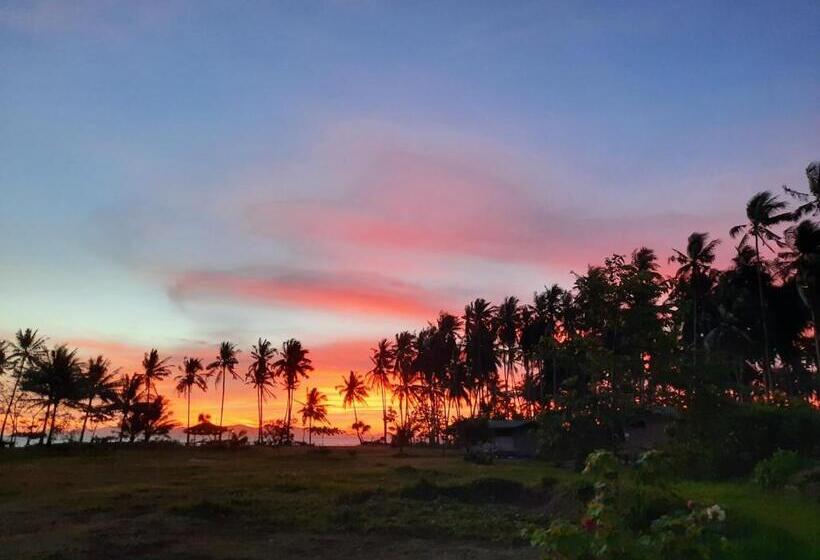 هتل Eastwind Beach Club  El Nido